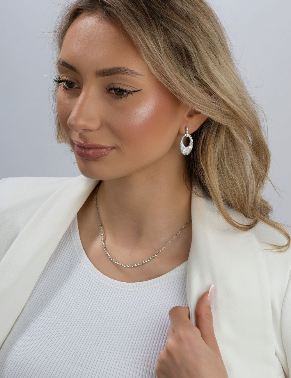 Ohrstecker Oval Pavé mit weißen Zirkonia – 925 Silber rhodiniert | Modern